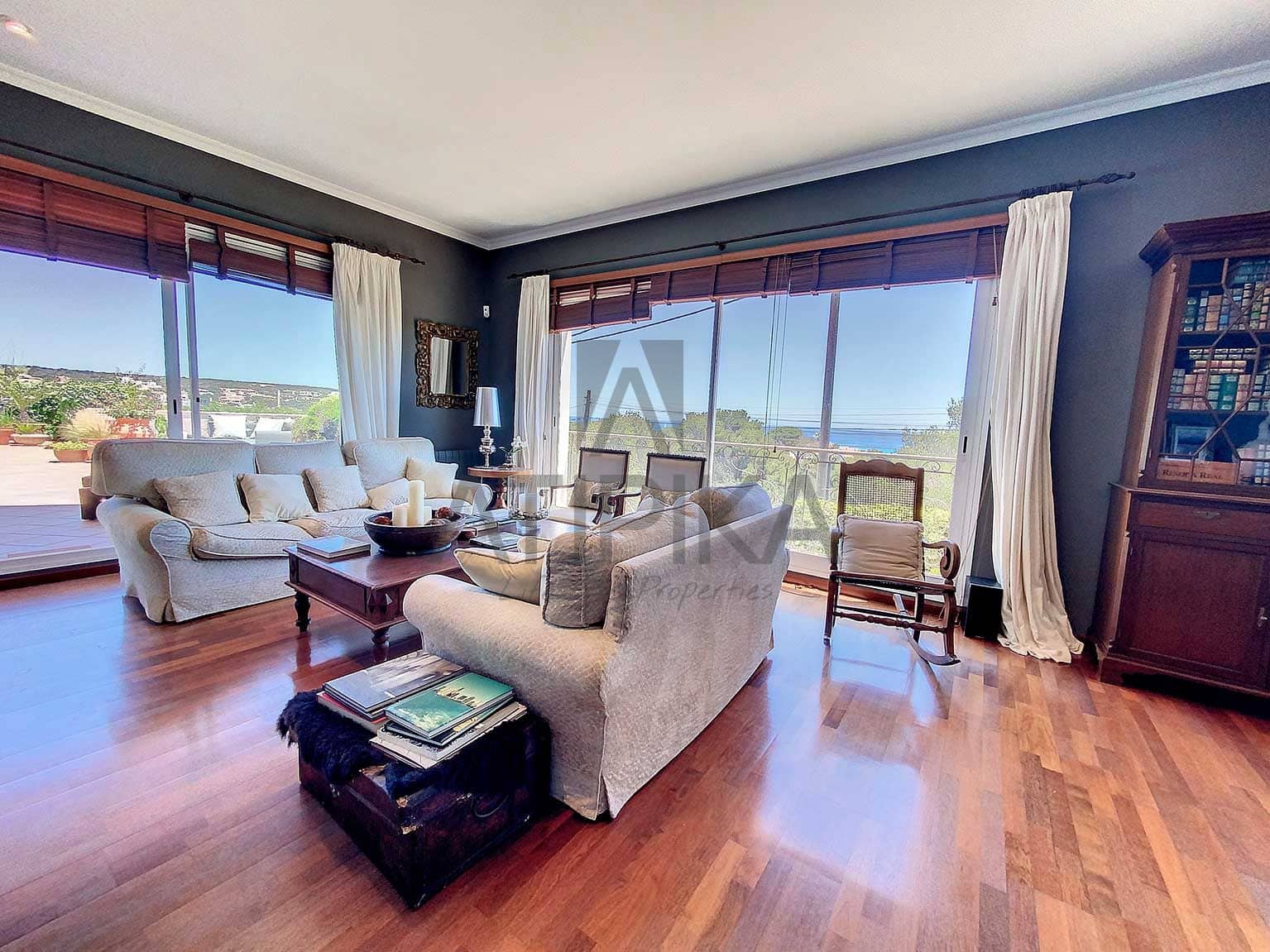 10 soverom Villa til salgs i Punta Prima med svømmebasseng - € 3 695 000 (Ref: 7499876)