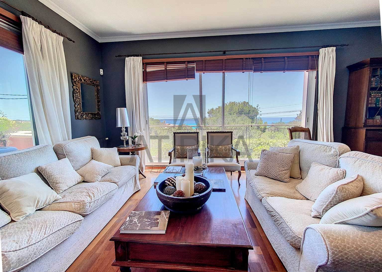 10 soverom Villa til salgs i Punta Prima med svømmebasseng - € 3 695 000 (Ref: 7499876)