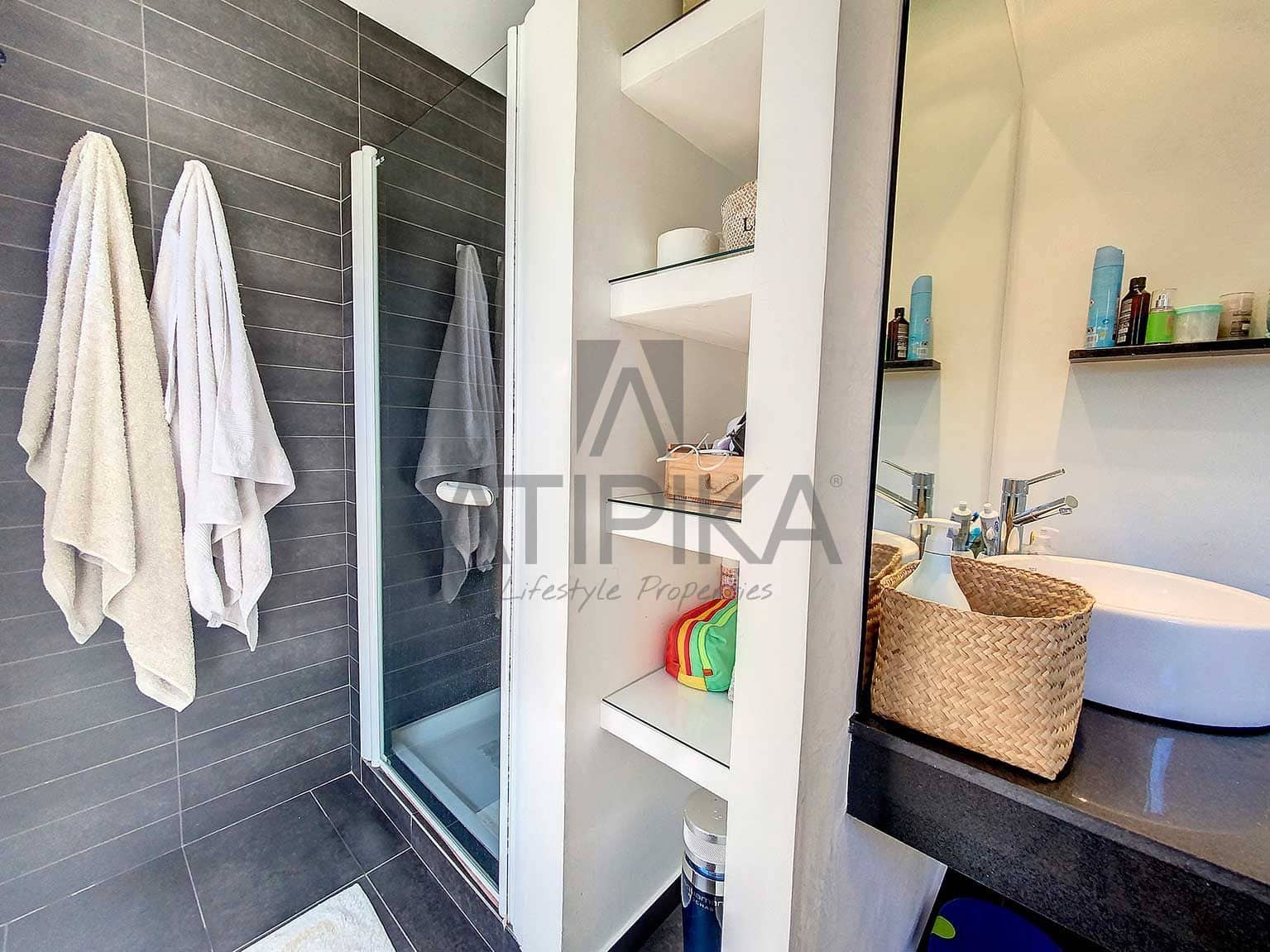 10 soverom Villa til salgs i Punta Prima med svømmebasseng - € 3 695 000 (Ref: 7499876)