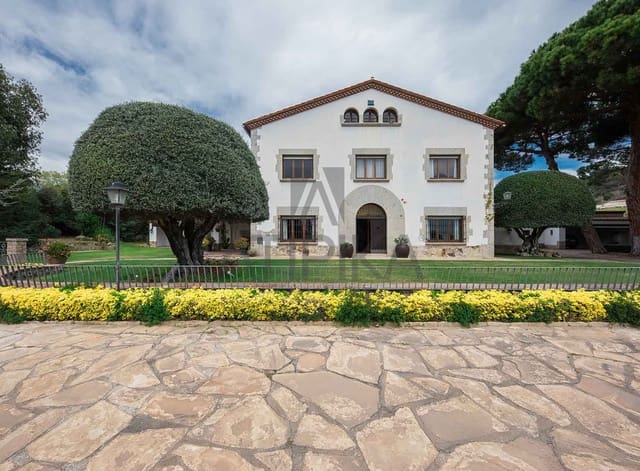 6 bedroom Villa for sale in Sant Andreu de Llavaneres - € 1,950,000 (Ref: 7537031)