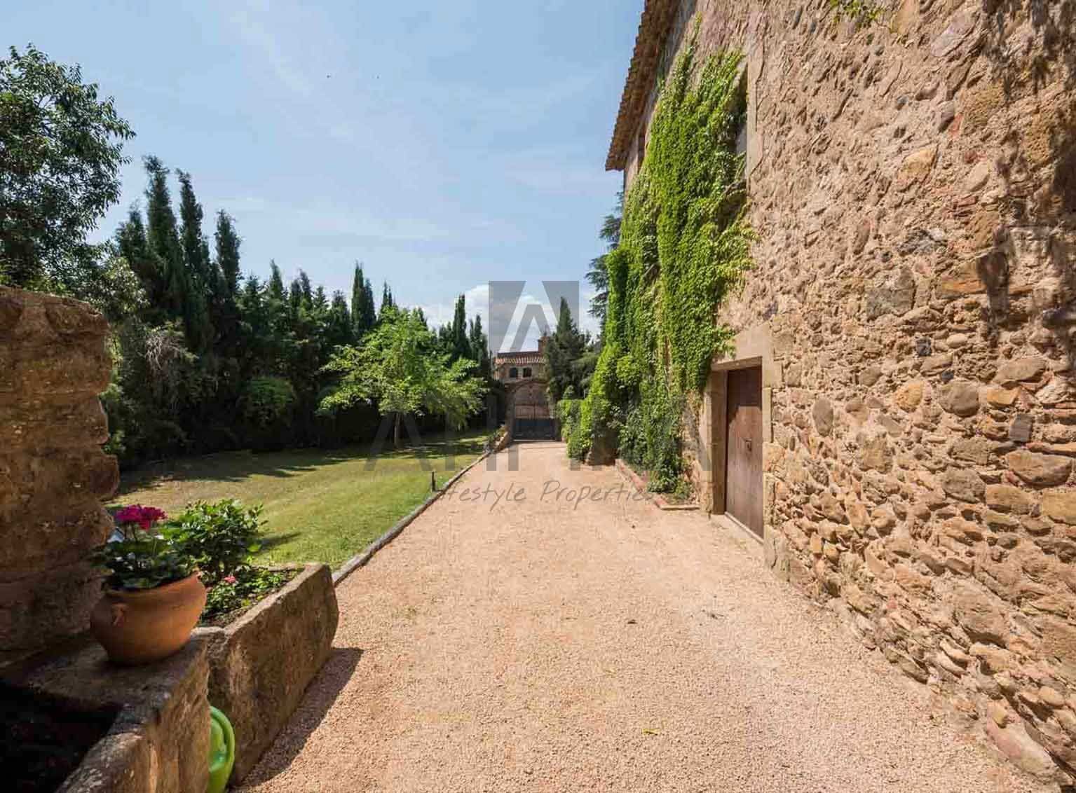 8 soveværelse Finca/Landehus til salg i Corca med swimmingpool - € 3.200.000 (Ref: 7659322)