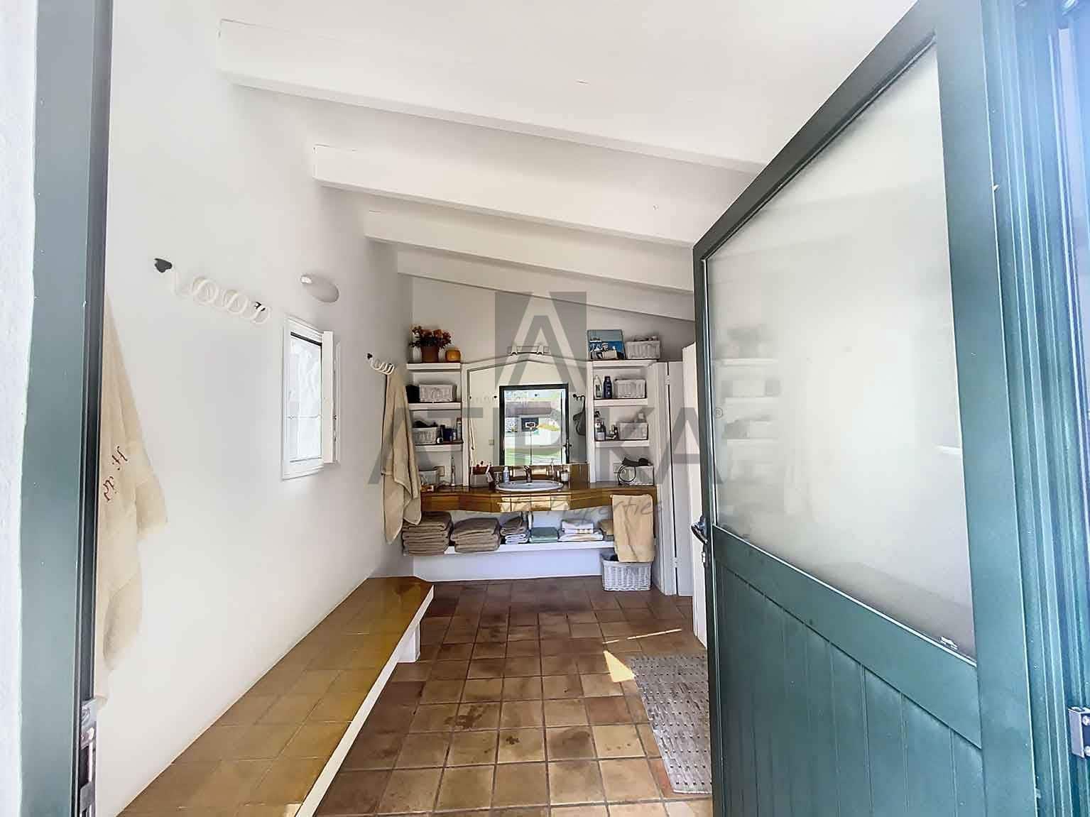 6 soveværelse Finca/Landehus til salg i S'Uestra med swimmingpool - € 990.000 (Ref: 7672153)