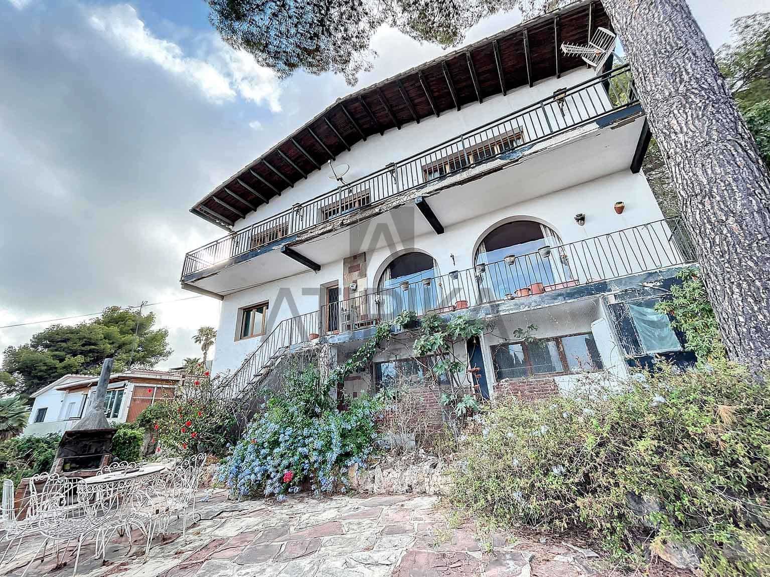 4 soverom Villa til salgs i Castelldefels med svømmebasseng - € 1 095 000 (Ref: 7695142)