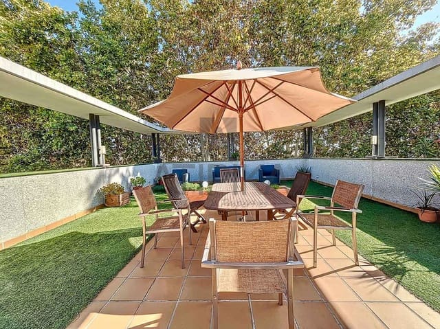 5 bedroom Villa for sale in Castelldefels - € 1,200,000 (Ref: 7838704)