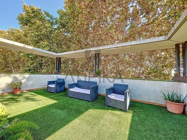 5 bedroom Villa for sale in Castelldefels - € 1,200,000 (Ref: 7838704)