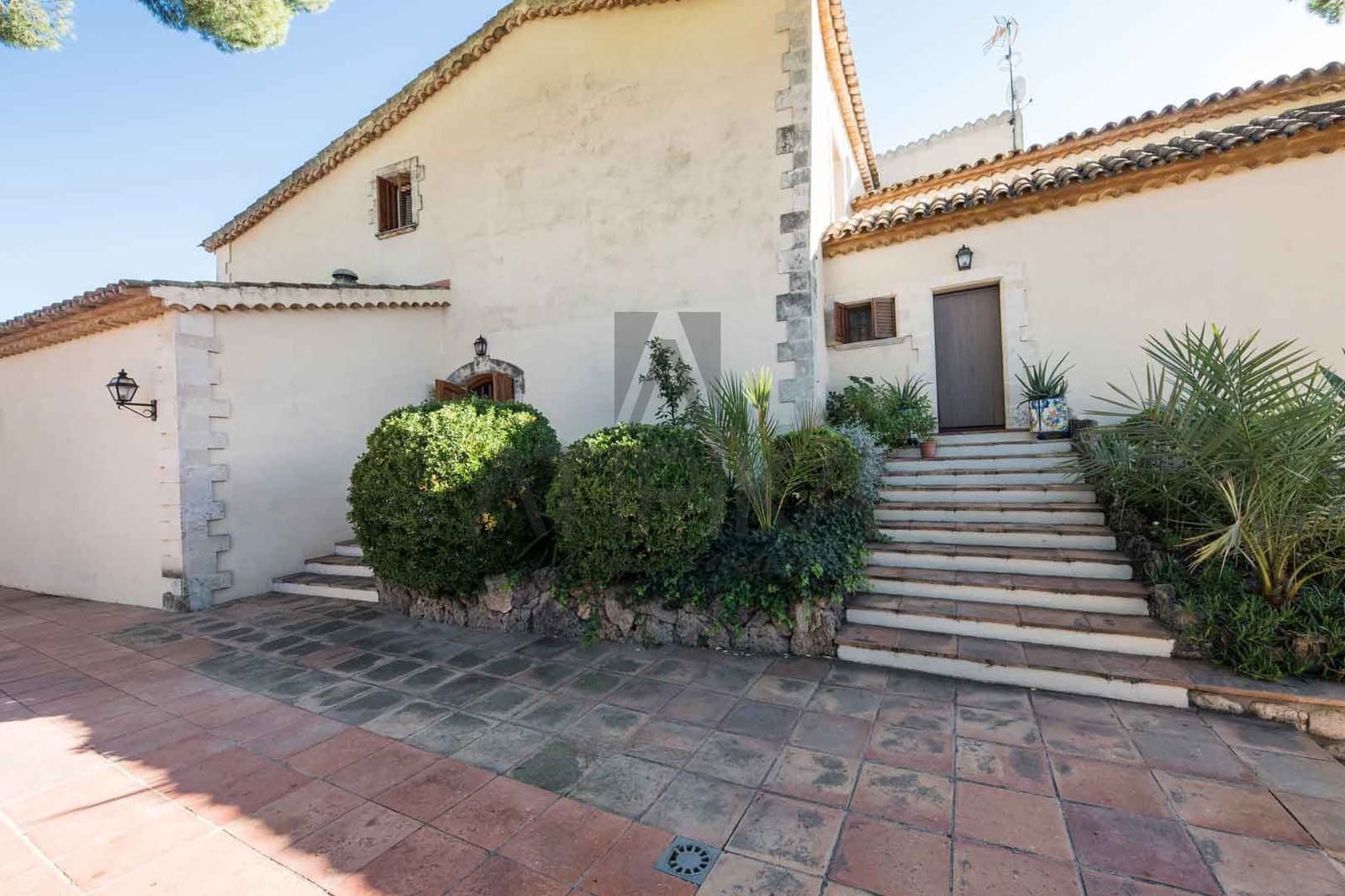 8 soveværelse Finca/Landehus til salg i Puigdalber med swimmingpool - € 1.925.000 (Ref: 7878997)