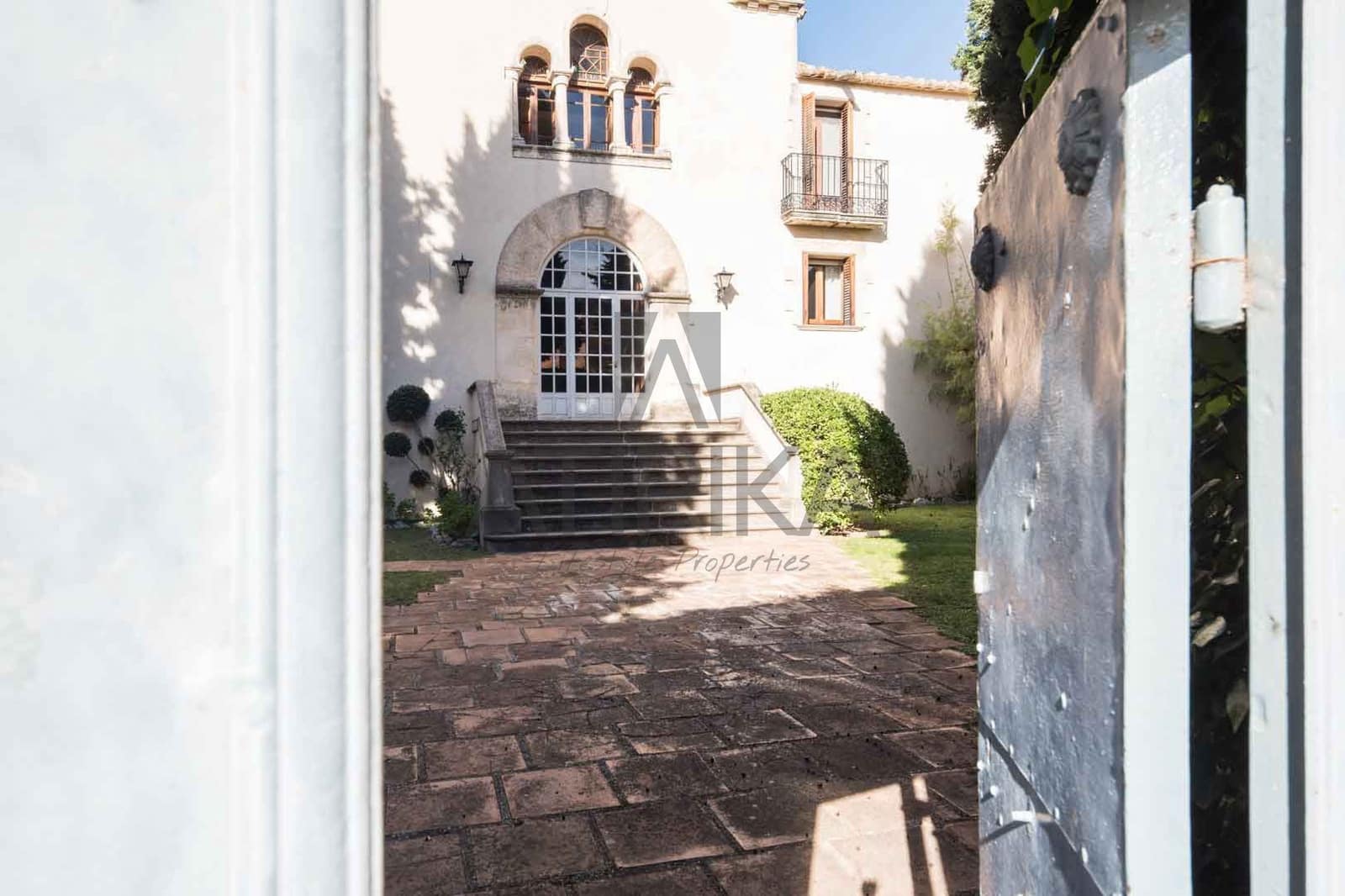 8 soveværelse Finca/Landehus til salg i Puigdalber med swimmingpool - € 1.925.000 (Ref: 7878997)