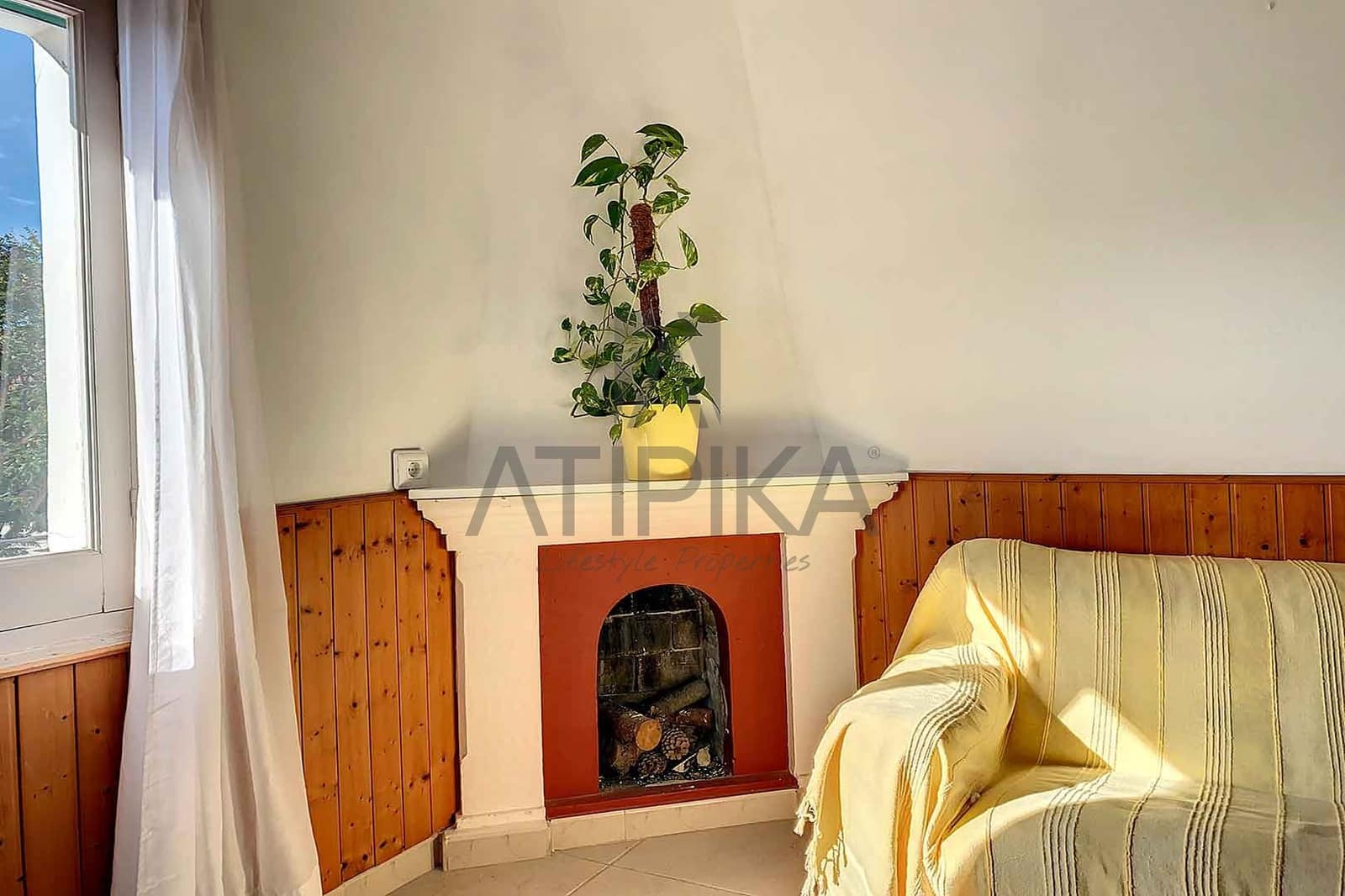 6 bedroom Villa for sale in Es Castell - € 520,000 (Ref: 7942228)