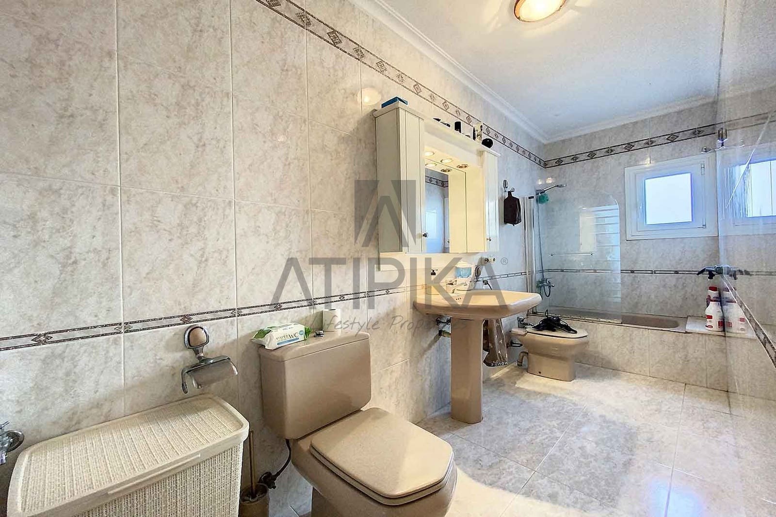 6 bedroom Villa for sale in Es Castell - € 520,000 (Ref: 7942228)