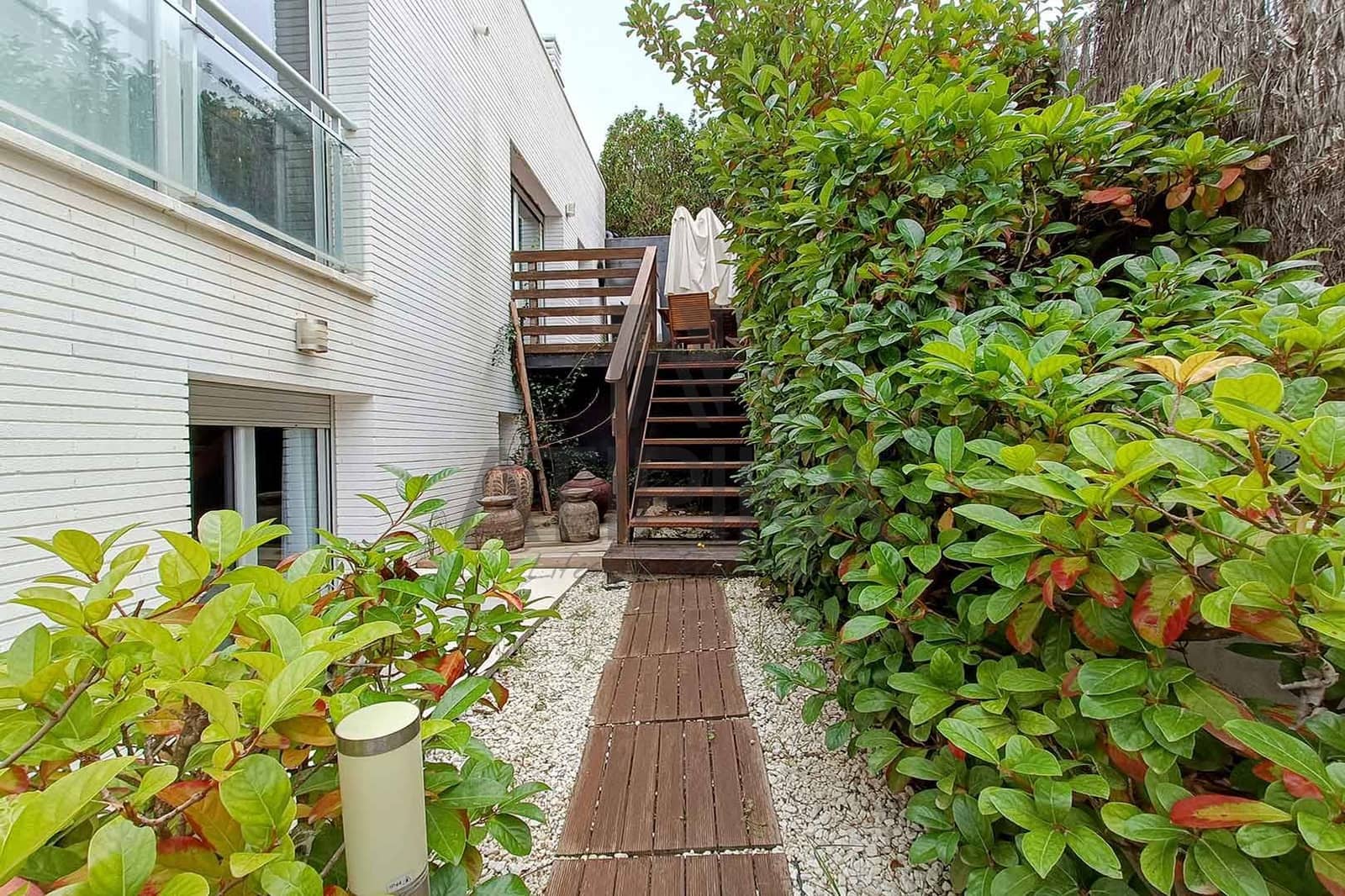 6 soveværelse Villa til salg i Sitges med swimmingpool - € 1.050.000 (Ref: 7976600)