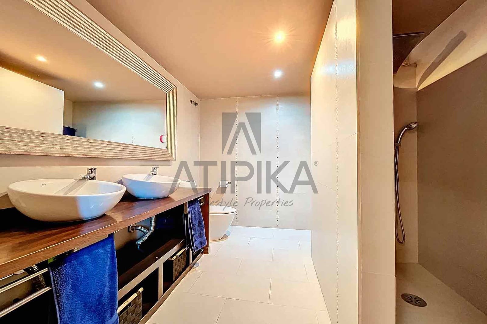 6 soveværelse Villa til salg i Sitges med swimmingpool - € 1.050.000 (Ref: 7976600)