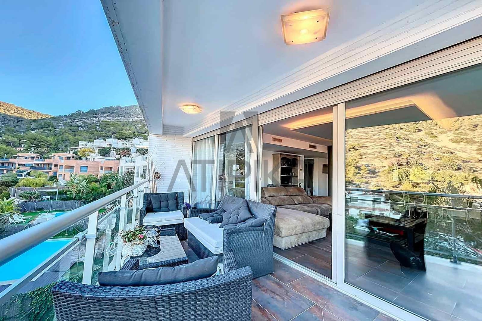 6 soveværelse Villa til salg i Sitges med swimmingpool - € 1.050.000 (Ref: 7976600)