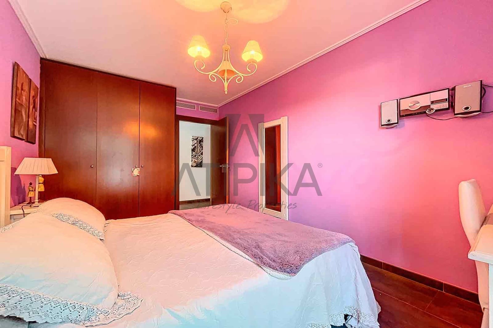 6 soveværelse Villa til salg i Sitges med swimmingpool - € 1.050.000 (Ref: 7976600)