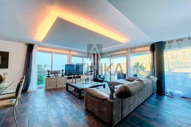 6 bedroom Villa for sale in Sitges with pool - € 1,050,000 (Ref: 7976600)