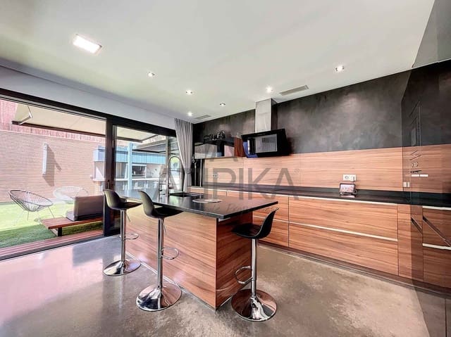 5 makuuhuone Huvila myytävänä paikassa Castelldefels mukana uima-altaan - 2 400 000 € (Ref: 7979100)