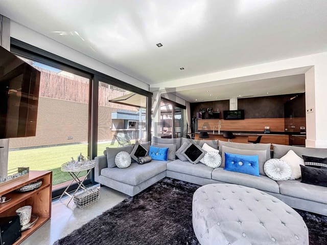 5 makuuhuone Huvila myytävänä paikassa Castelldefels mukana uima-altaan - 2 400 000 € (Ref: 7979100)