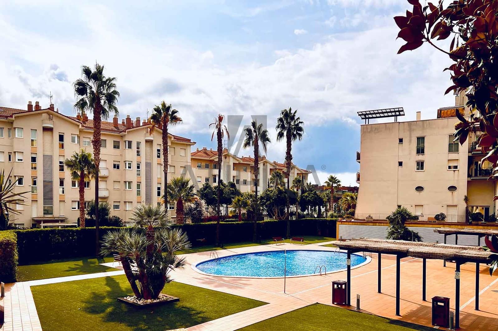 4 soveværelse Lejlighed til salg i Sitges med swimmingpool - € 645.000 (Ref: 8017432)