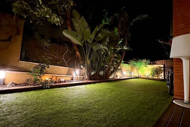 4 bedroom Apartment for sale in Sitges with pool - € 645,000 (Ref: 8017432)