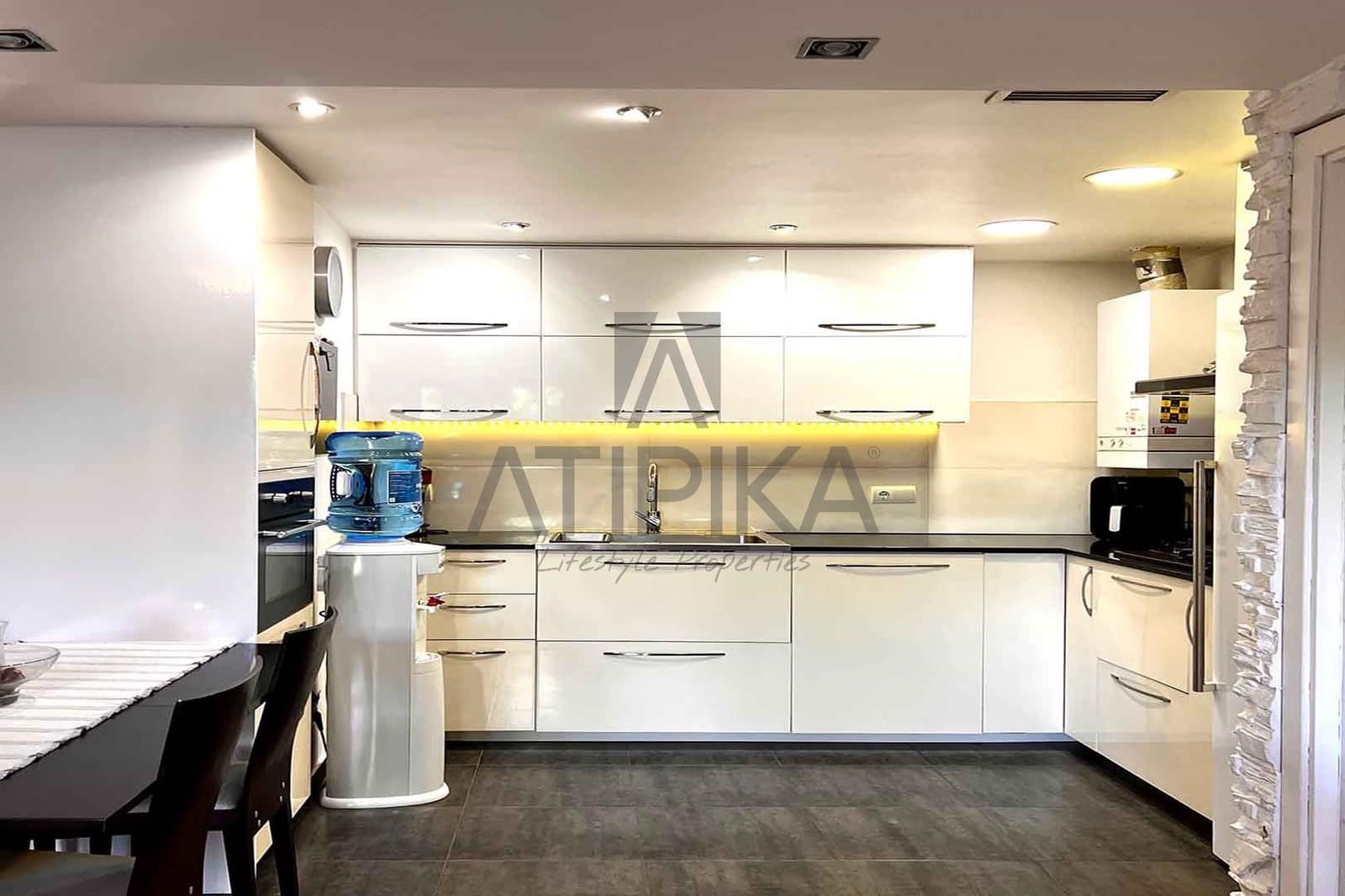 4 soveværelse Lejlighed til salg i Sitges med swimmingpool - € 645.000 (Ref: 8017432)