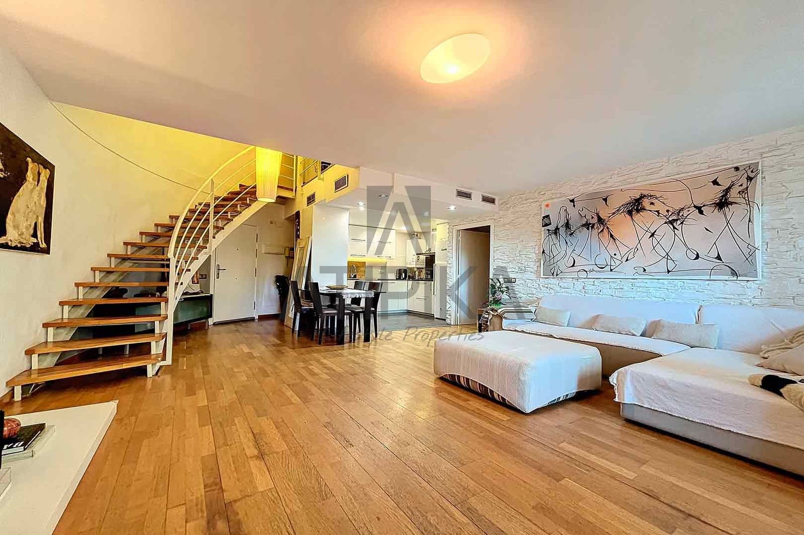 4 soveværelse Lejlighed til salg i Sitges med swimmingpool - € 645.000 (Ref: 8017432)