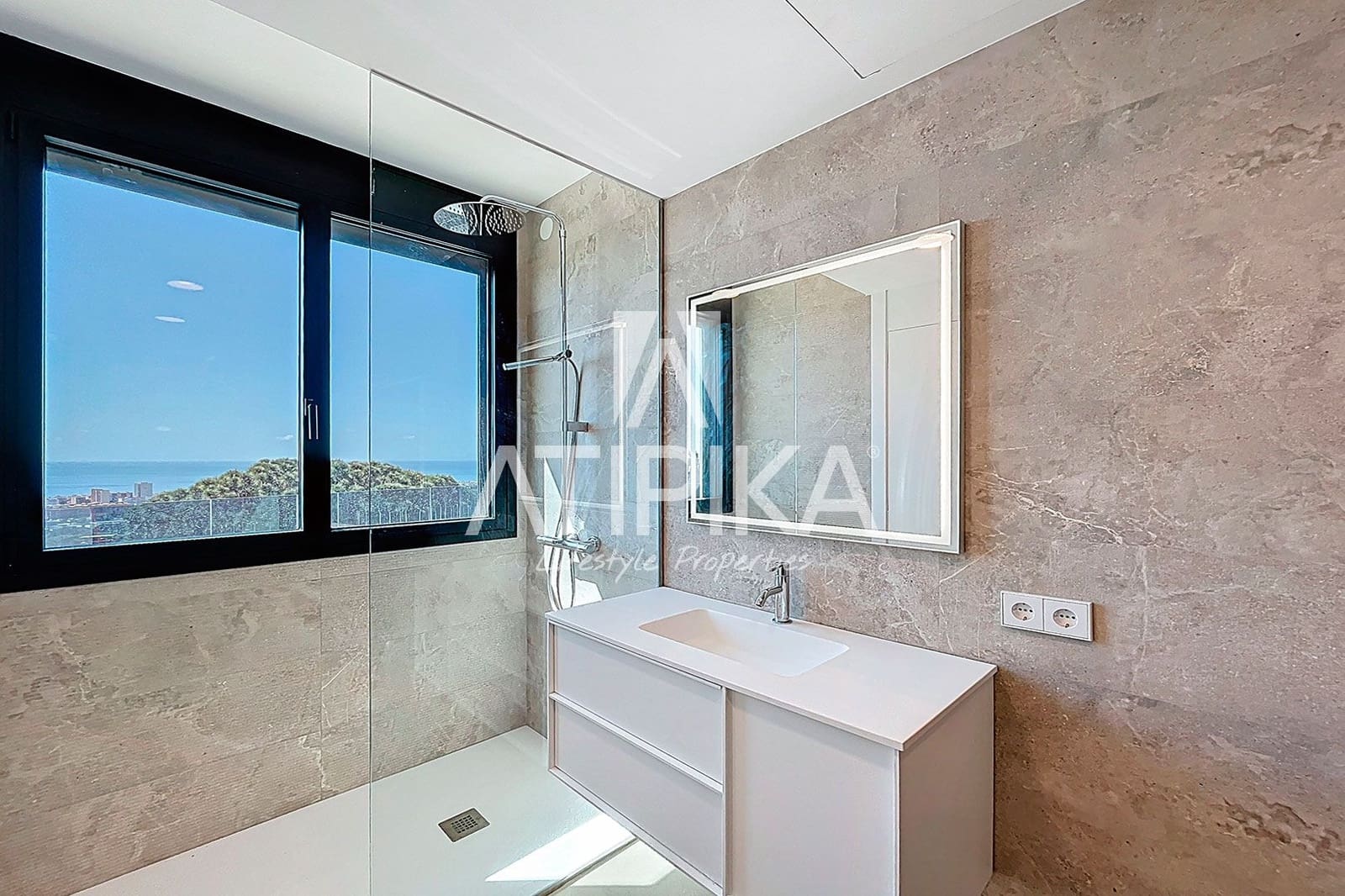 5 soveværelse Villa til salg i Cabrils med swimmingpool - € 2.100.000 (Ref: 8050898)