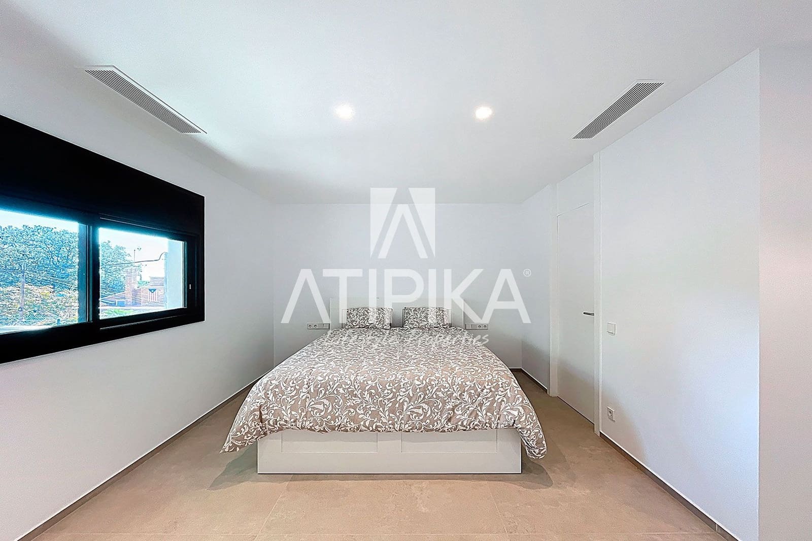 5 soveværelse Villa til salg i Cabrils med swimmingpool - € 2.100.000 (Ref: 8050898)