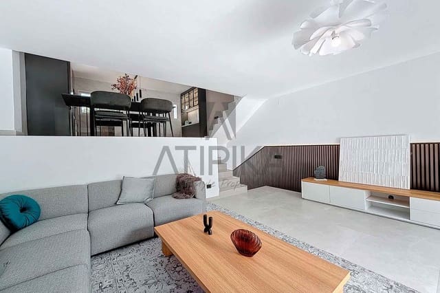 4 bedroom Villa for sale in Sitges with pool - € 1,100,000 (Ref: 8147990)