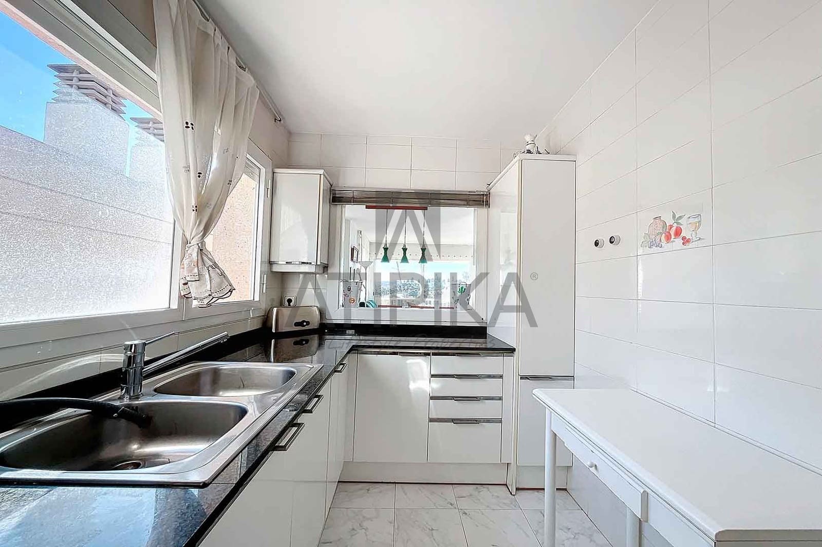 5 soverom Villa til salgs i Sitges med svømmebasseng - € 1 200 000 (Ref: 8147991)