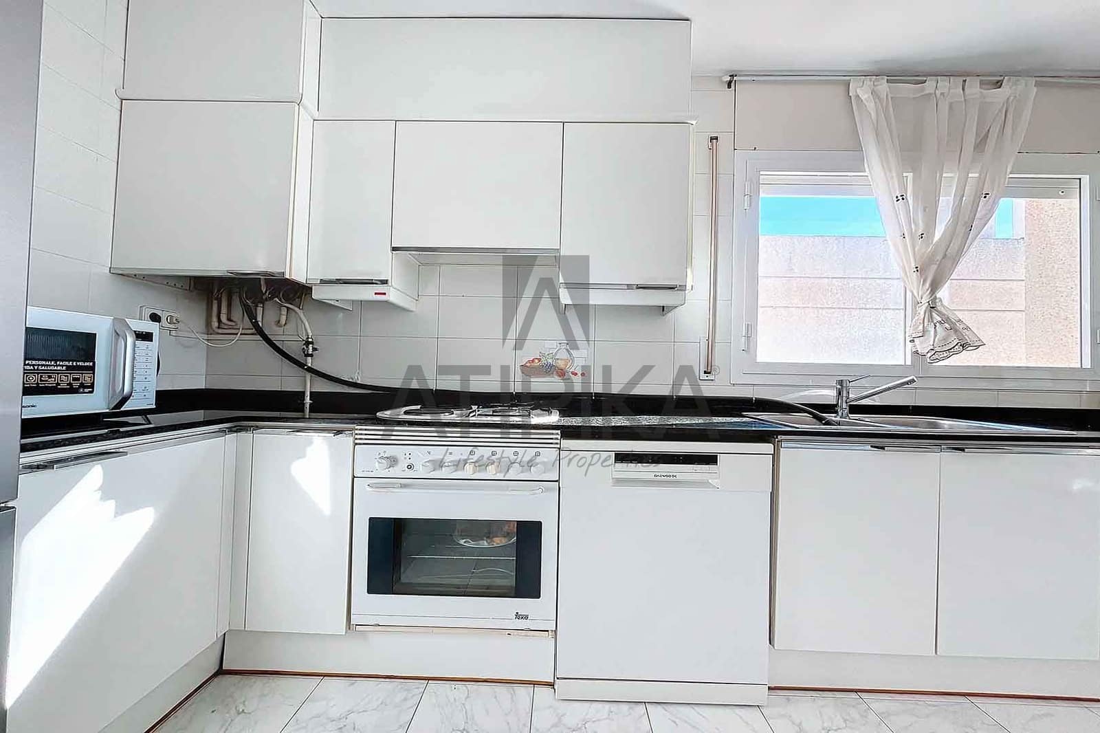 5 soverom Villa til salgs i Sitges med svømmebasseng - € 1 200 000 (Ref: 8147991)