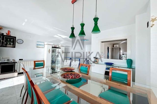 5 makuuhuone Huvila myytävänä paikassa Sitges mukana uima-altaan - 1 200 000 € (Ref: 8147991)