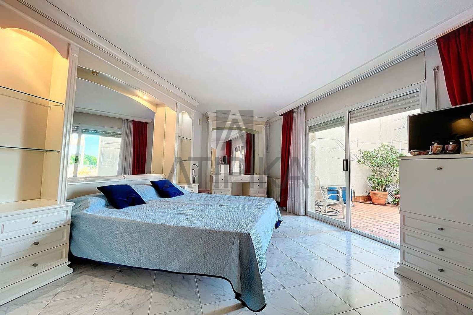 5 soverom Villa til salgs i Sitges med svømmebasseng - € 1 200 000 (Ref: 8147991)