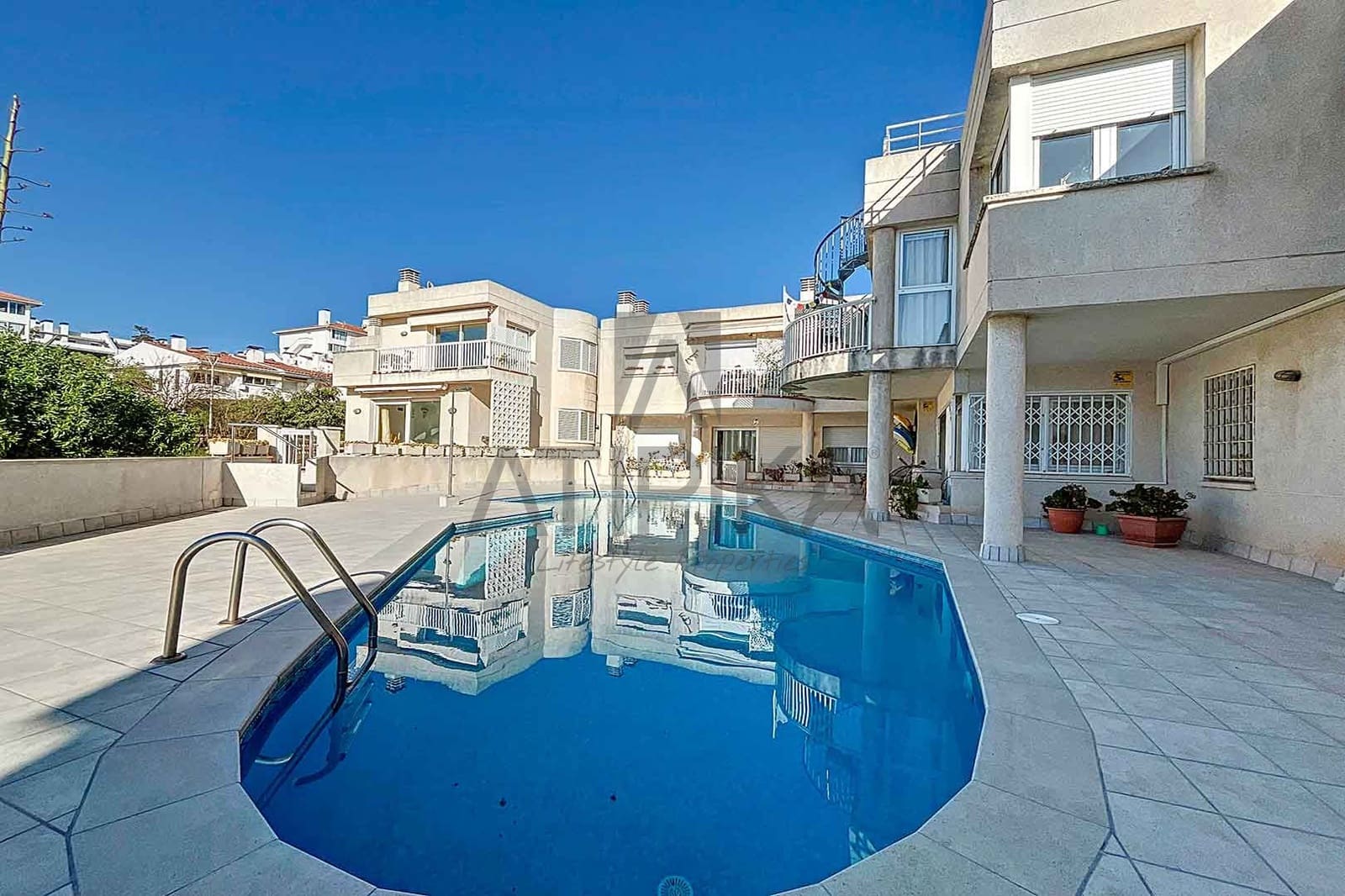 5 soverom Villa til salgs i Sitges med svømmebasseng - € 1 200 000 (Ref: 8147991)