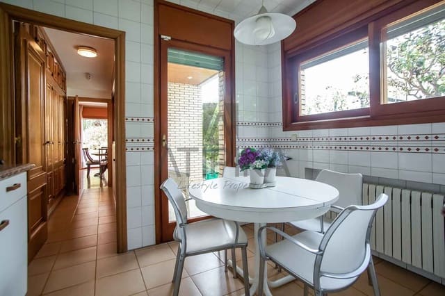 6 soveværelse Villa til salg i Esplugues de Llobregat - € 2.450.000 (Ref: 8153084)