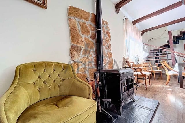 3 bedroom Villa for sale in Olivella with pool - € 530,000 (Ref: 8198359)