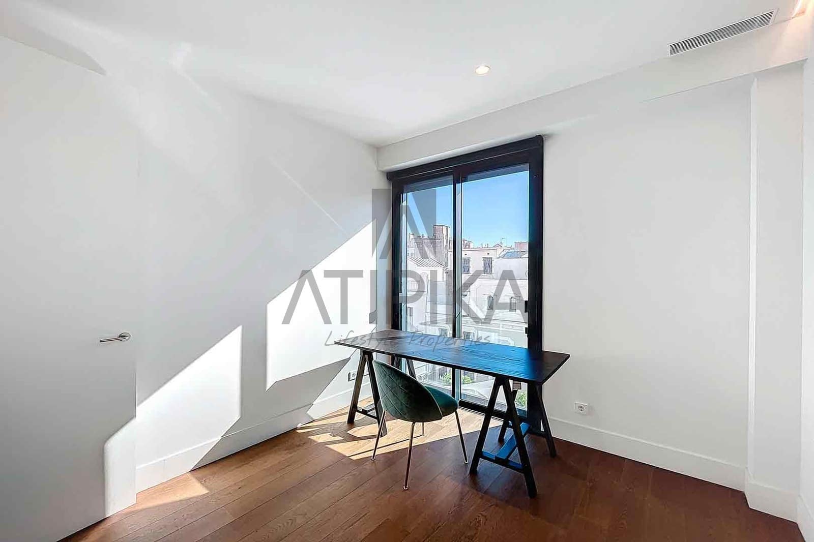 3 soveværelse Penthouse til salg i Barcelona by med swimmingpool - € 2.100.000 (Ref: 8267523)