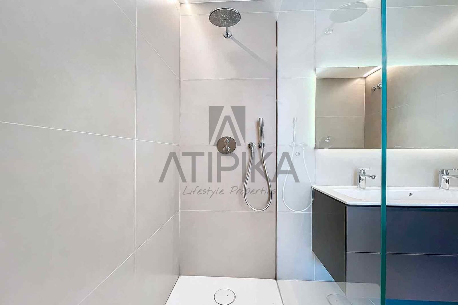 3 soveværelse Penthouse til salg i Barcelona by med swimmingpool - € 2.100.000 (Ref: 8267523)