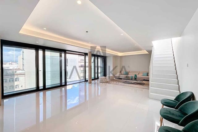 3 soveværelse Penthouse til salg i Barcelona by med swimmingpool - € 2.190.000 (Ref: 8267523)