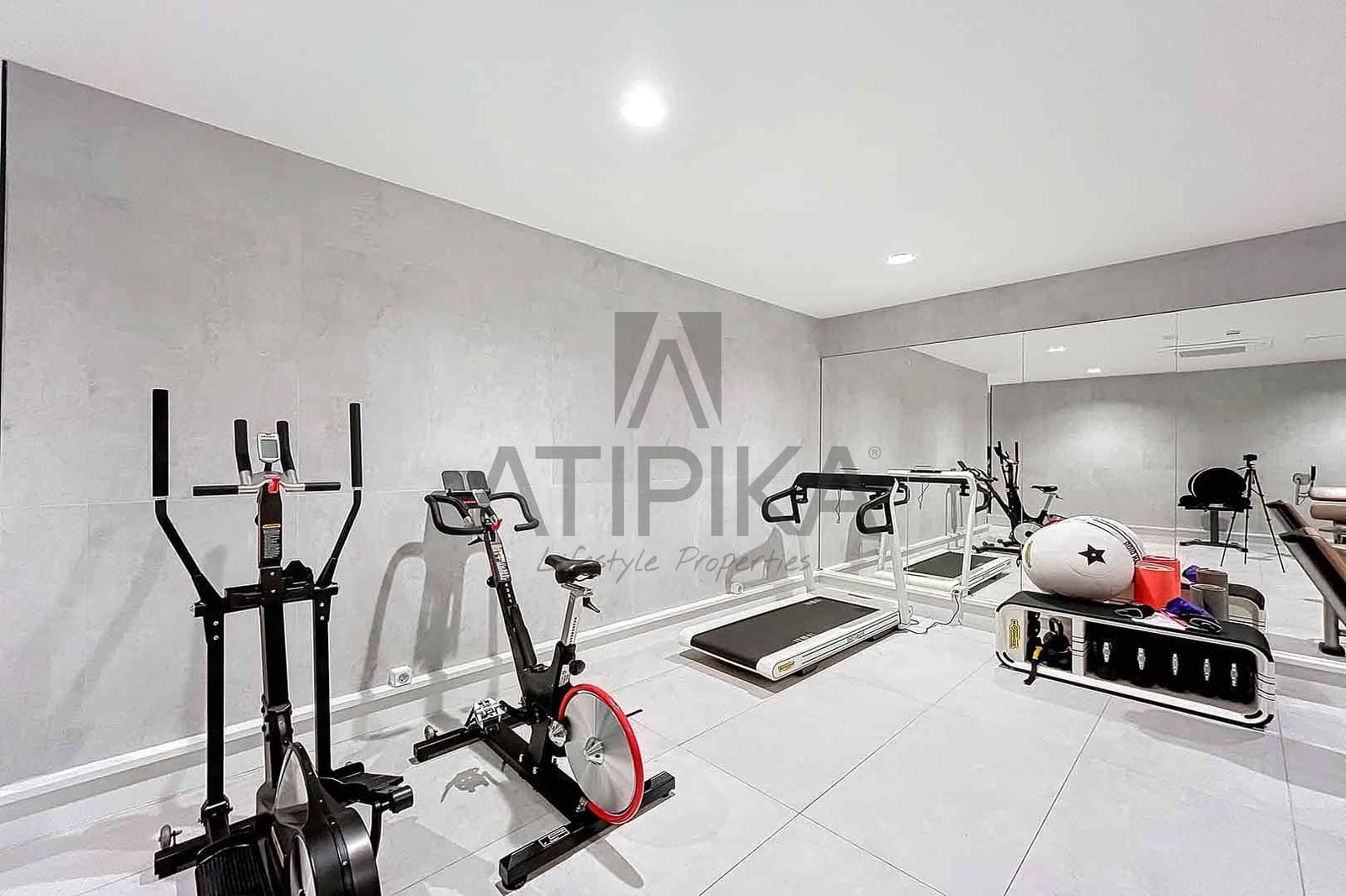 3 soveværelse Penthouse til salg i Barcelona by med swimmingpool - € 2.100.000 (Ref: 8267523)