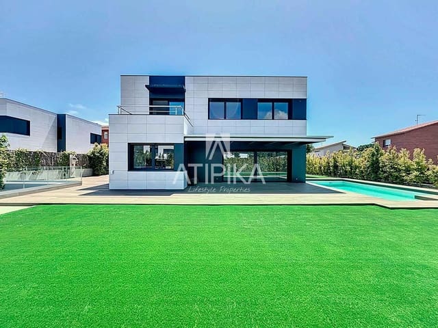 Chalet de 5 habitaciones en Sant Andreu de Llavaneres en venta con piscina - 1.390.000 € (Ref: 8312910)