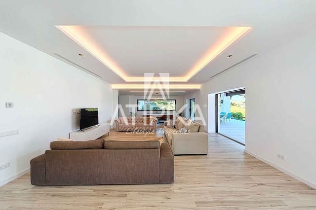 7 makuuhuone Huvila myytävänä paikassa Sant Andreu de Llavaneres mukana uima-altaan - 2 475 000 € (Ref: 8324059)