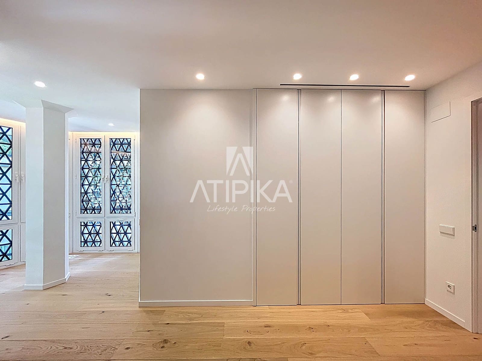 4 sypialnia Apartament na sprzedaż w Miasto Barcelona z basenem - 2 755 000 € (Ref: 8327125)