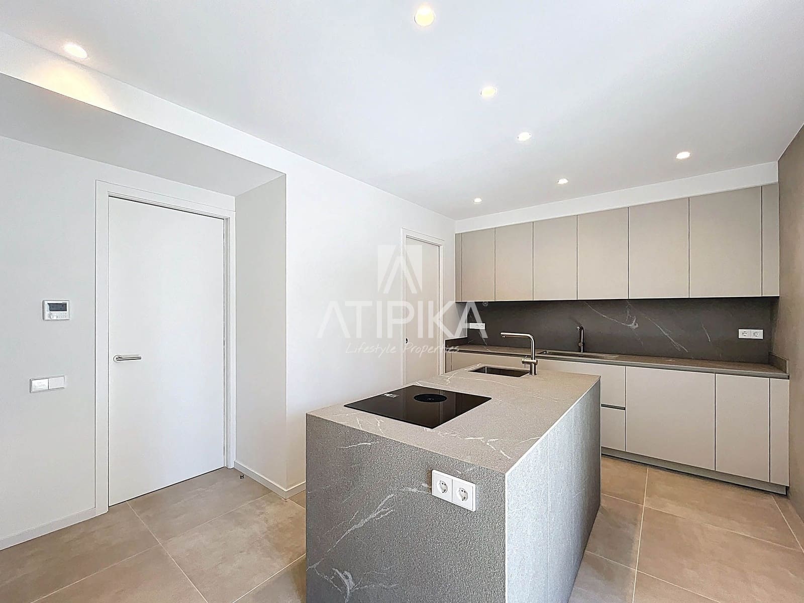 4 sypialnia Apartament na sprzedaż w Miasto Barcelona z basenem - 2 755 000 € (Ref: 8327125)