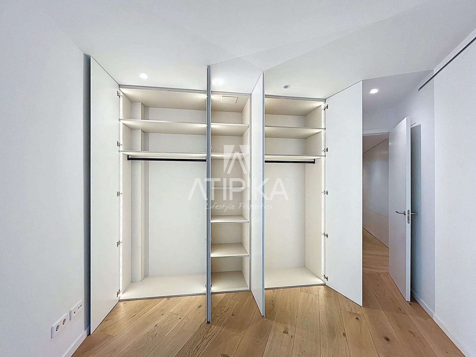 4 sypialnia Apartament na sprzedaż w Miasto Barcelona z basenem - 2 755 000 € (Ref: 8327125)