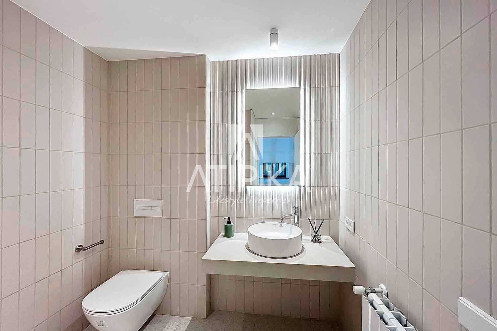 2 bedroom Apartment for sale in Barcelona city - € 1,800,000 (Ref: 8402772)