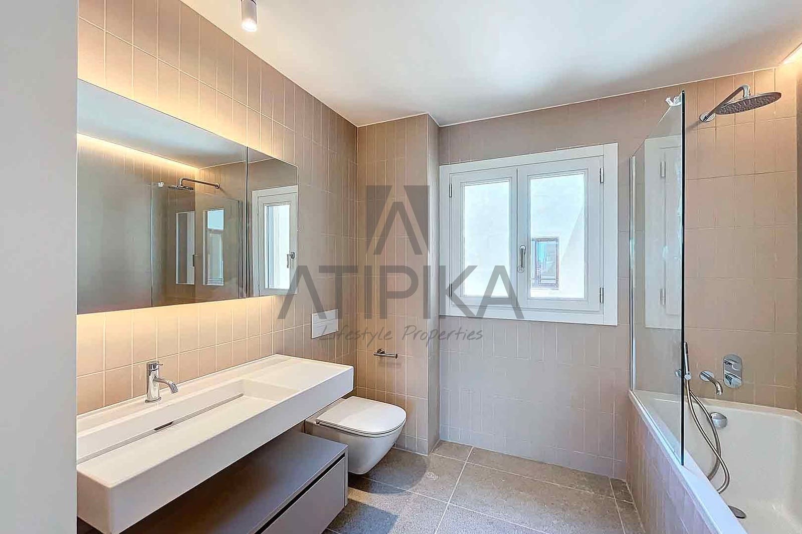 2 sovrum Takvåning till salu i Barcelona stad - 2 390 000 € (Ref: 8404495)