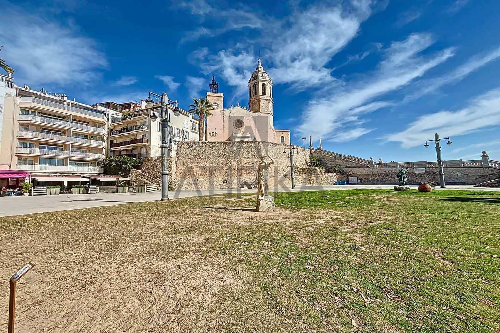 5 soveværelse Villa til salg i Sant Pere de Ribes med swimmingpool - € 1.080.000 (Ref: 8414920)