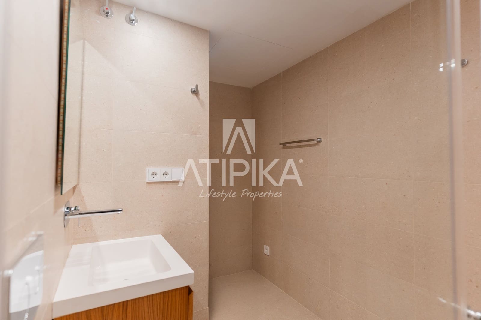 2 bedroom Penthouse for sale in Arenal d'en Castell with pool - € 729,000 (Ref: 8417073)
