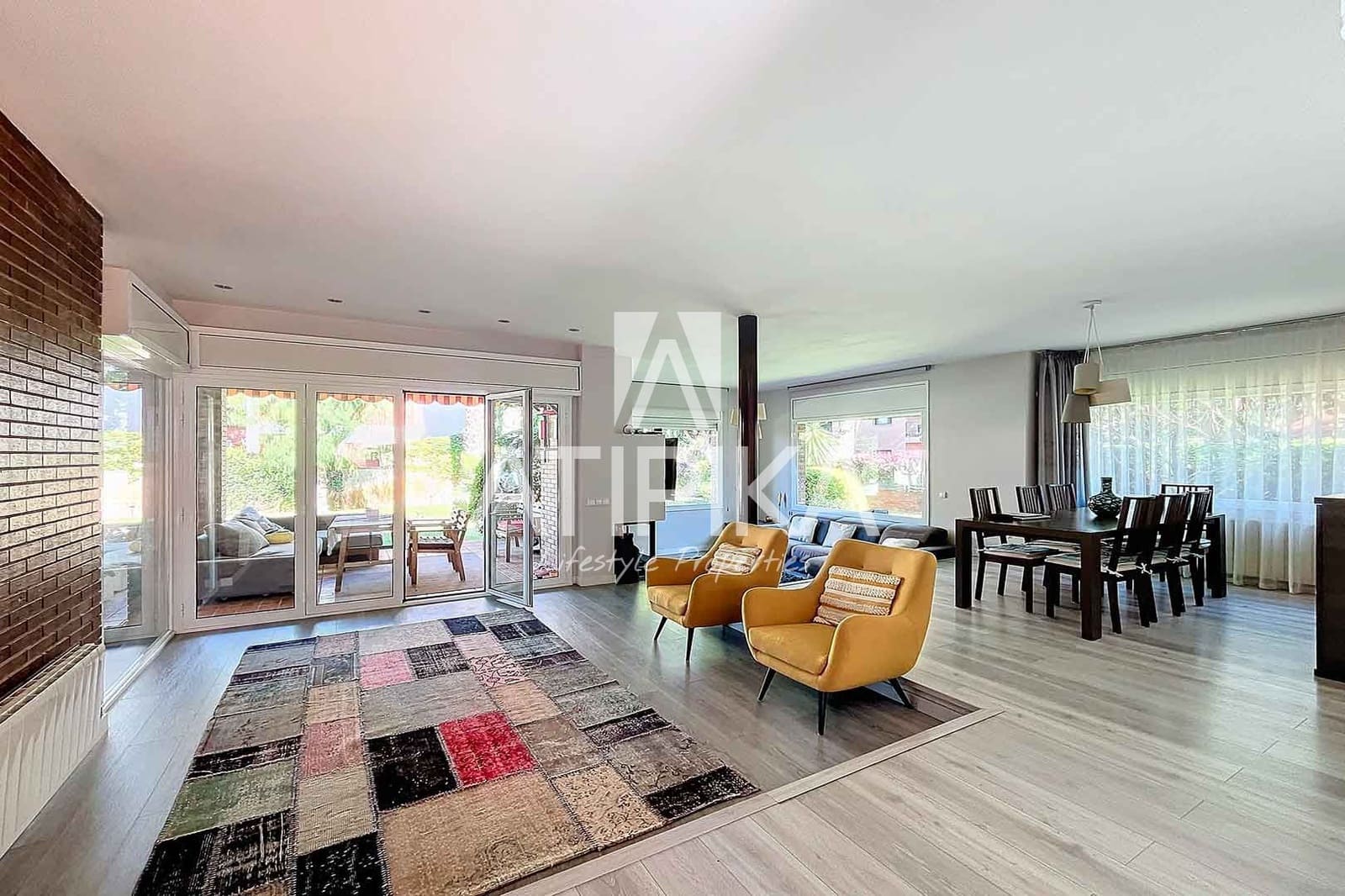 7 soveværelse Villa til leje i Castelldefels med swimmingpool - € 7.000 (Ref: 8440125)