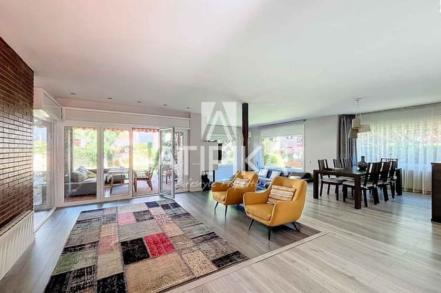 7 bedroom Villa for rent in Castelldefels with pool - € 7,000 (Ref: 8440125)