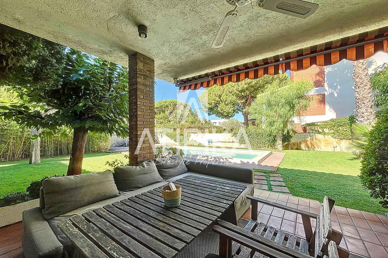 7 soveværelse Villa til leje i Castelldefels med swimmingpool - € 7.000 (Ref: 8440125)